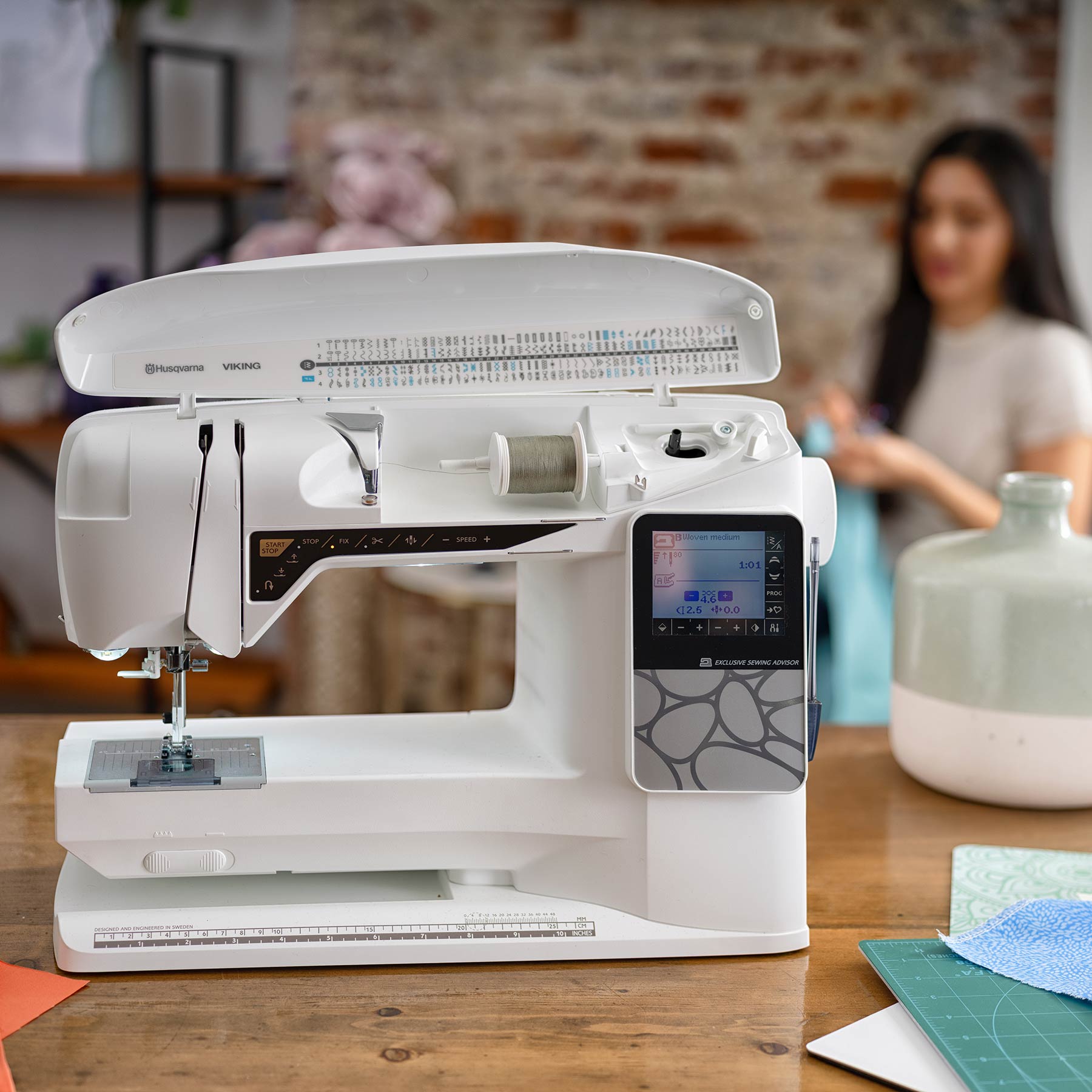 Husqvarna® Viking® OPAL™ 690Q Sewing Machine | Husqvarna® Viking®
