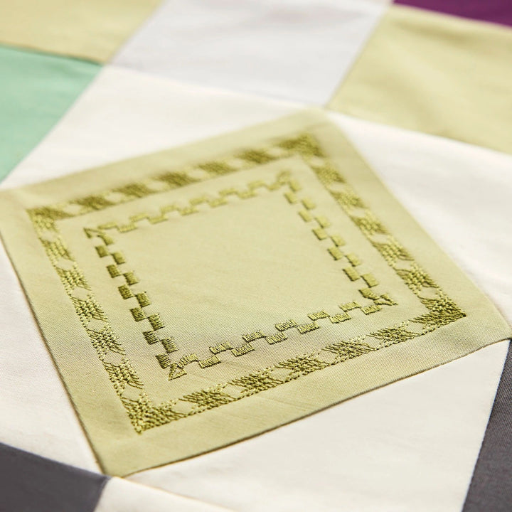 HV-Topaz55Q-TaperingOnDecorativeStitches-1800x1800.jpg
