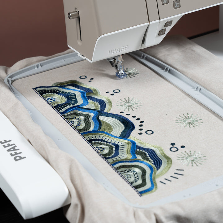 PFAFFCreativeElevate680-Embroidery-PDP-1800x1800-2026-9 (1).jpg