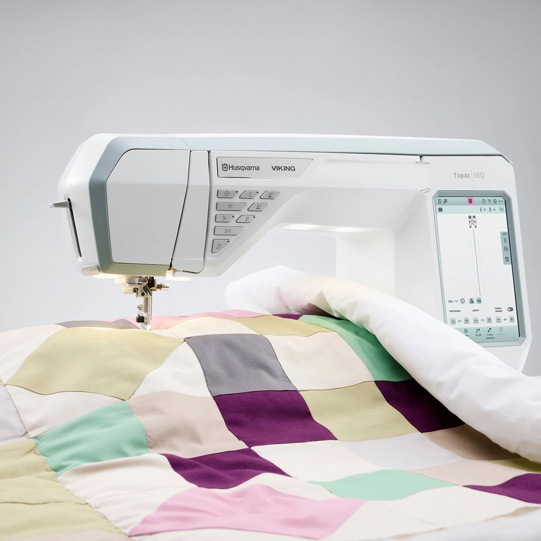 DESIGNER TOPAZ™ 55Q Sewing Machine | Husqvarna® Viking